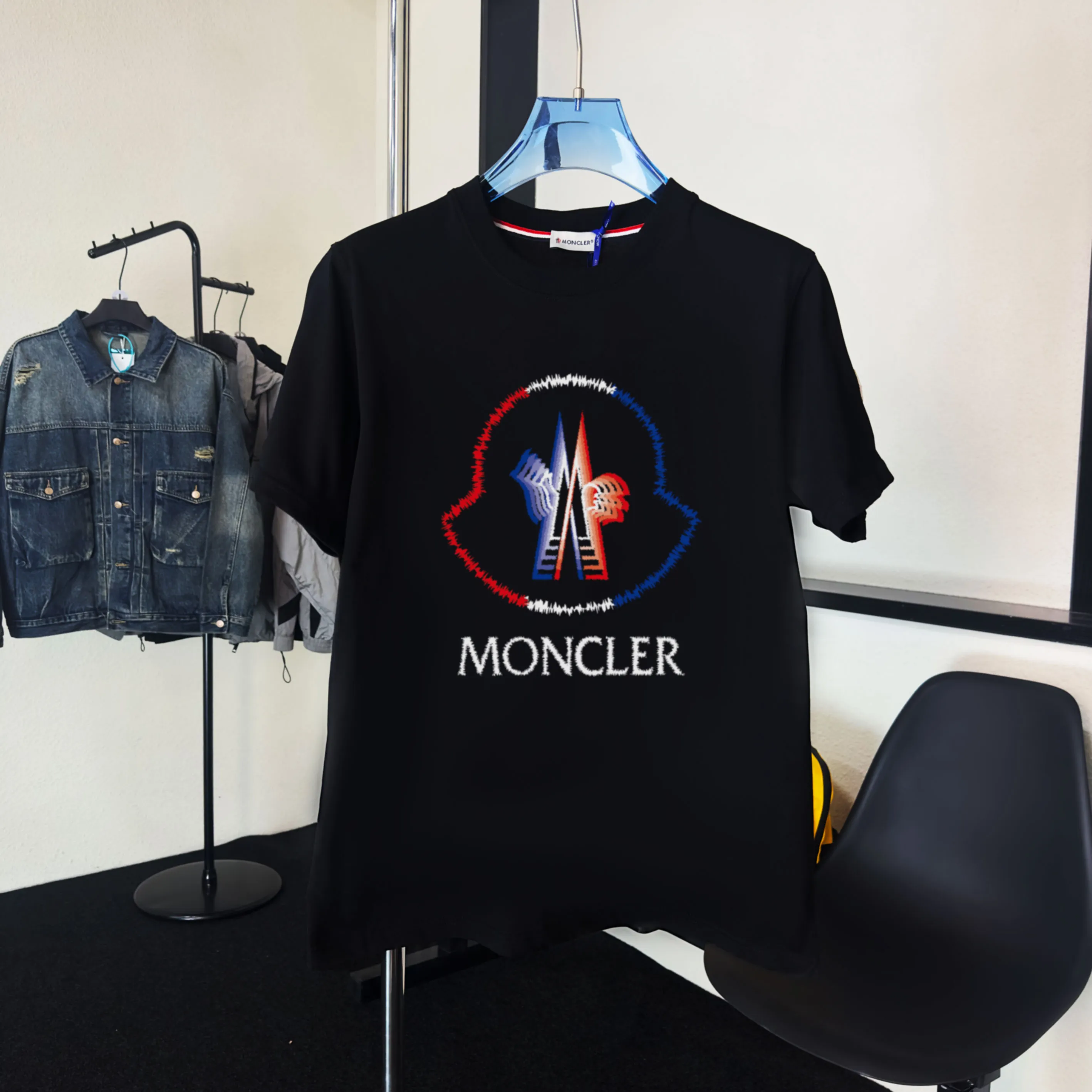 《 ~NFC ~ 》《Moncler~ 》2025New Arrival Quality T , Versatile Quality ！ ‼ 32 250G ‼ ， ， ， ， T 🤪 Sizes：S-M-L-XL-2XL ：Black，White， Same Style